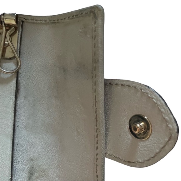 Authentic Gucci Heart GG Canvas Brown Key Case - Picture 7 of 9